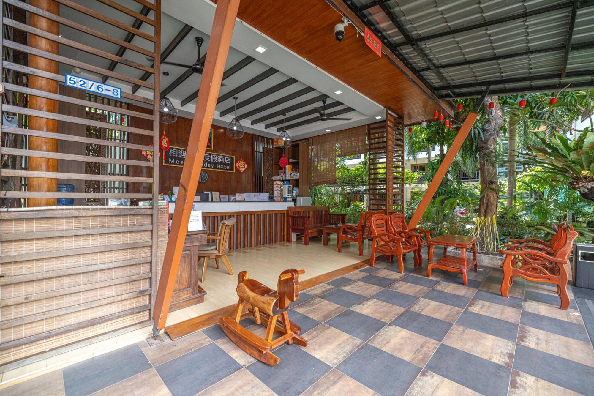 Phuket Meet Holiday Hotel 普吉岛相遇花园度假酒店 Rawai Bagian luar foto