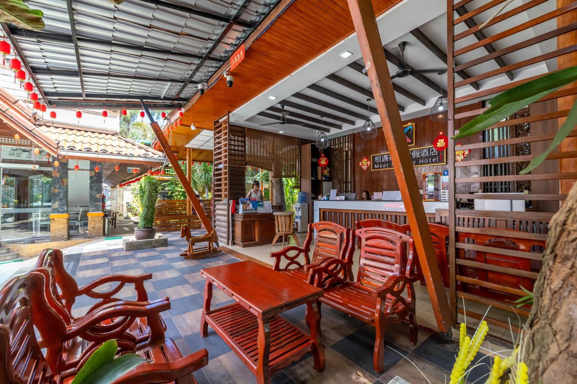 Phuket Meet Holiday Hotel 普吉岛相遇花园度假酒店 Rawai Bagian luar foto