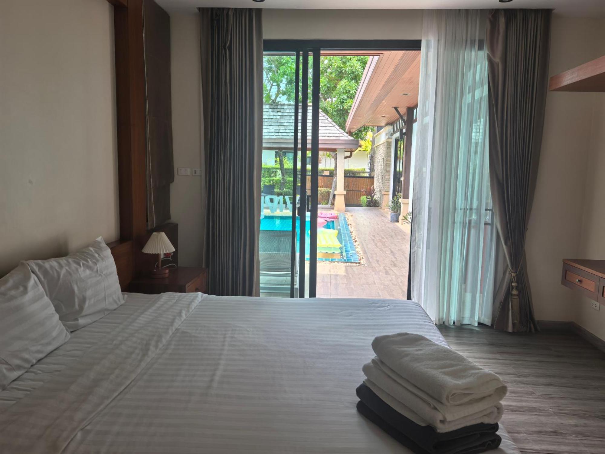 Phuket Meet Holiday Hotel 普吉岛相遇花园度假酒店 Rawai Bagian luar foto
