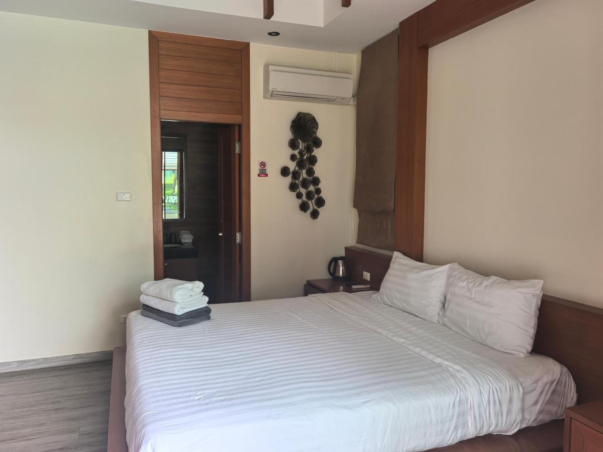 Phuket Meet Holiday Hotel 普吉岛相遇花园度假酒店 Rawai Bagian luar foto