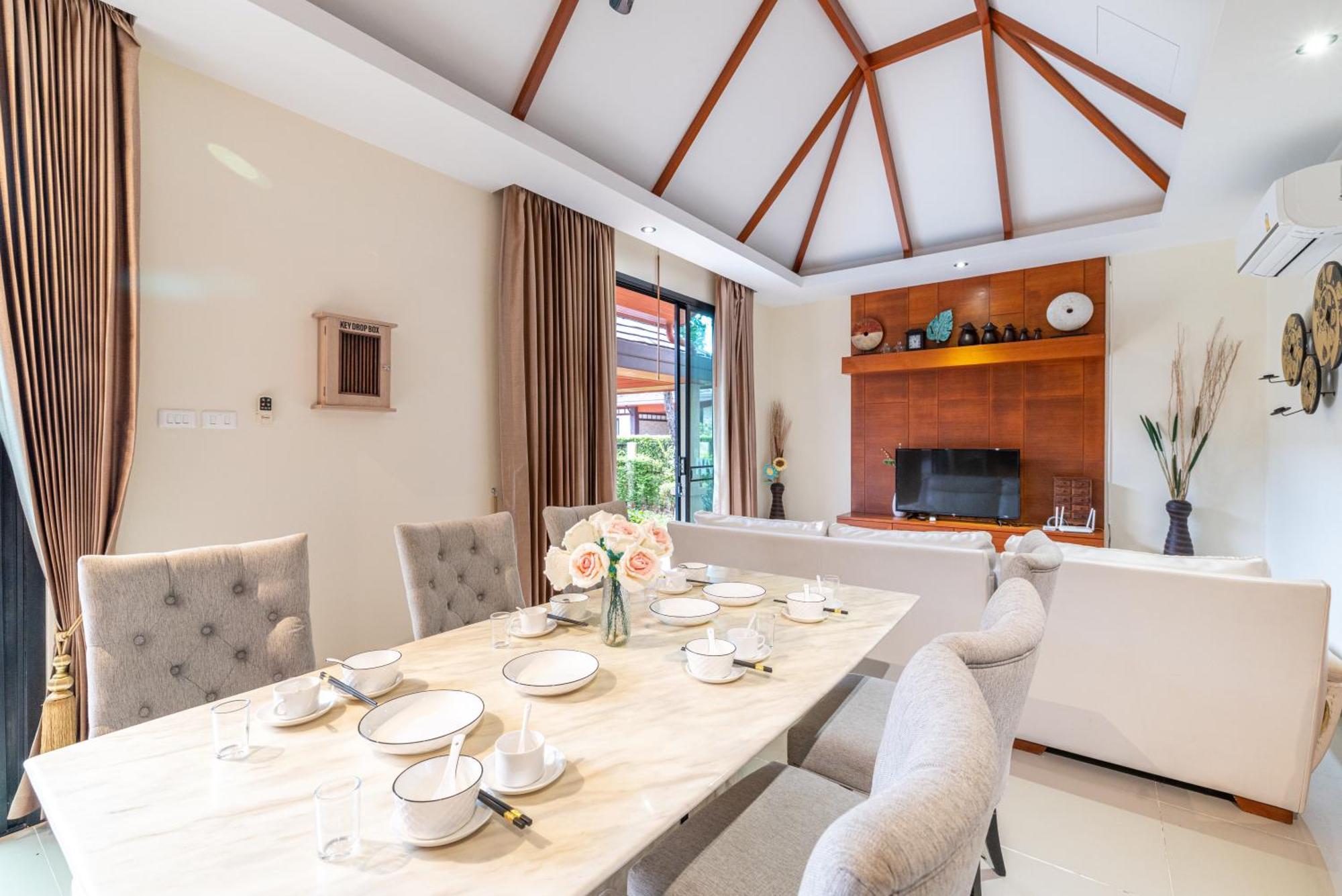Phuket Meet Holiday Hotel 普吉岛相遇花园度假酒店 Rawai Bagian luar foto
